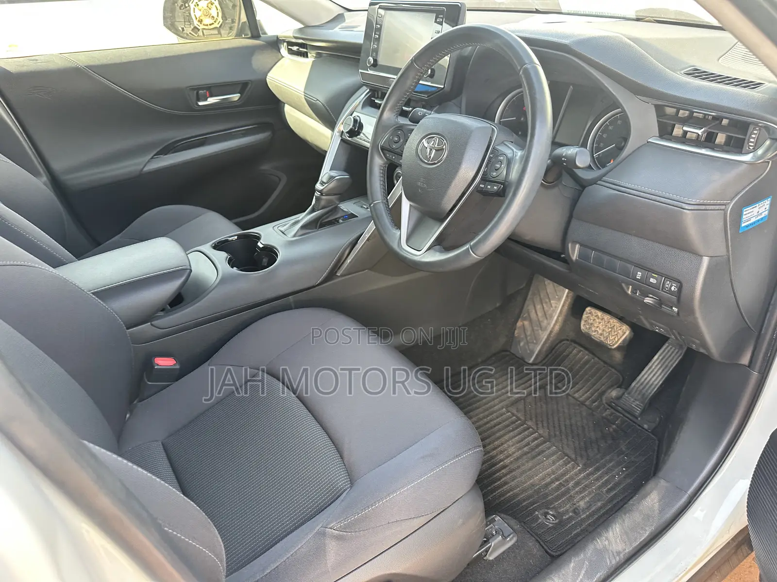 Toyota Harrier 2.0 2021 White