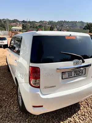 Toyota Corolla Rumion Hatchback 1.8 FWD 2008 White