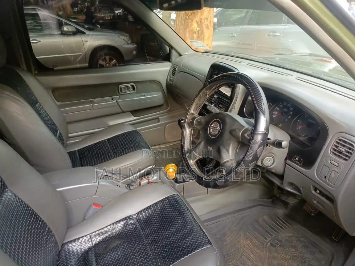 Nissan Hardbody 2003 Green