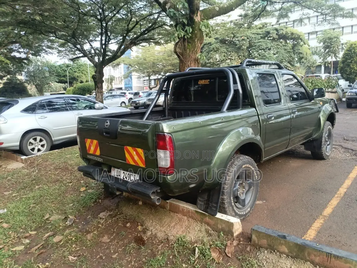 Nissan Hardbody 2003 Green