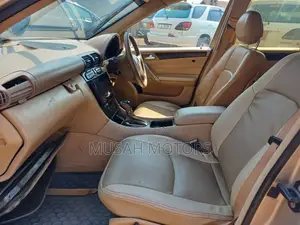 Mercedes-Benz C200 2004 Gold