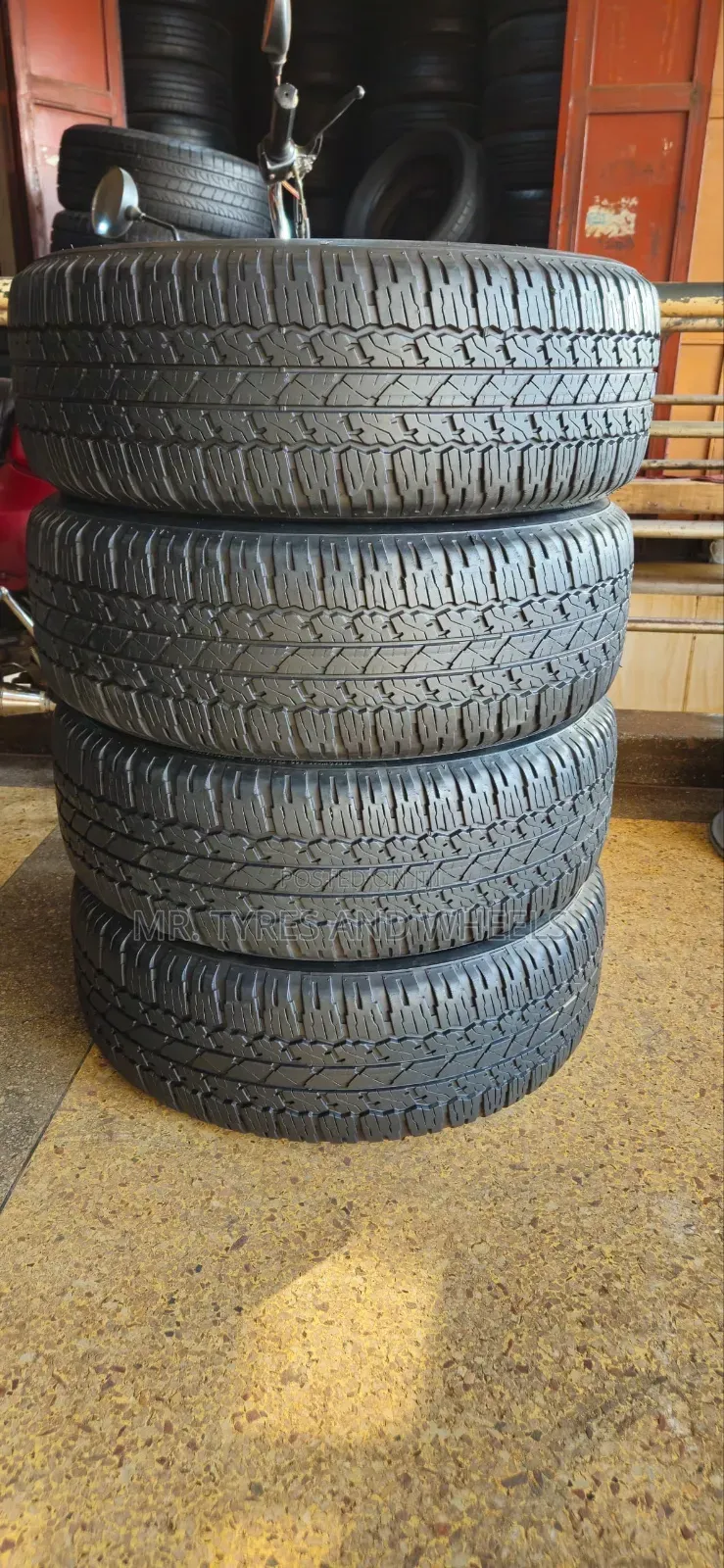 265 65 R17 Dunlop DUELER AT Available at a Cheaper Price Just Order.
