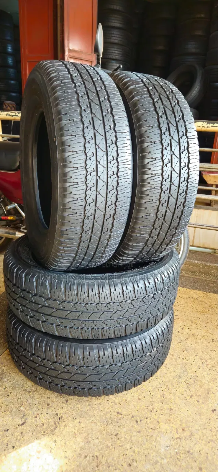 265 65 R17 Dunlop DUELER AT Available at a Cheaper Price Just Order.