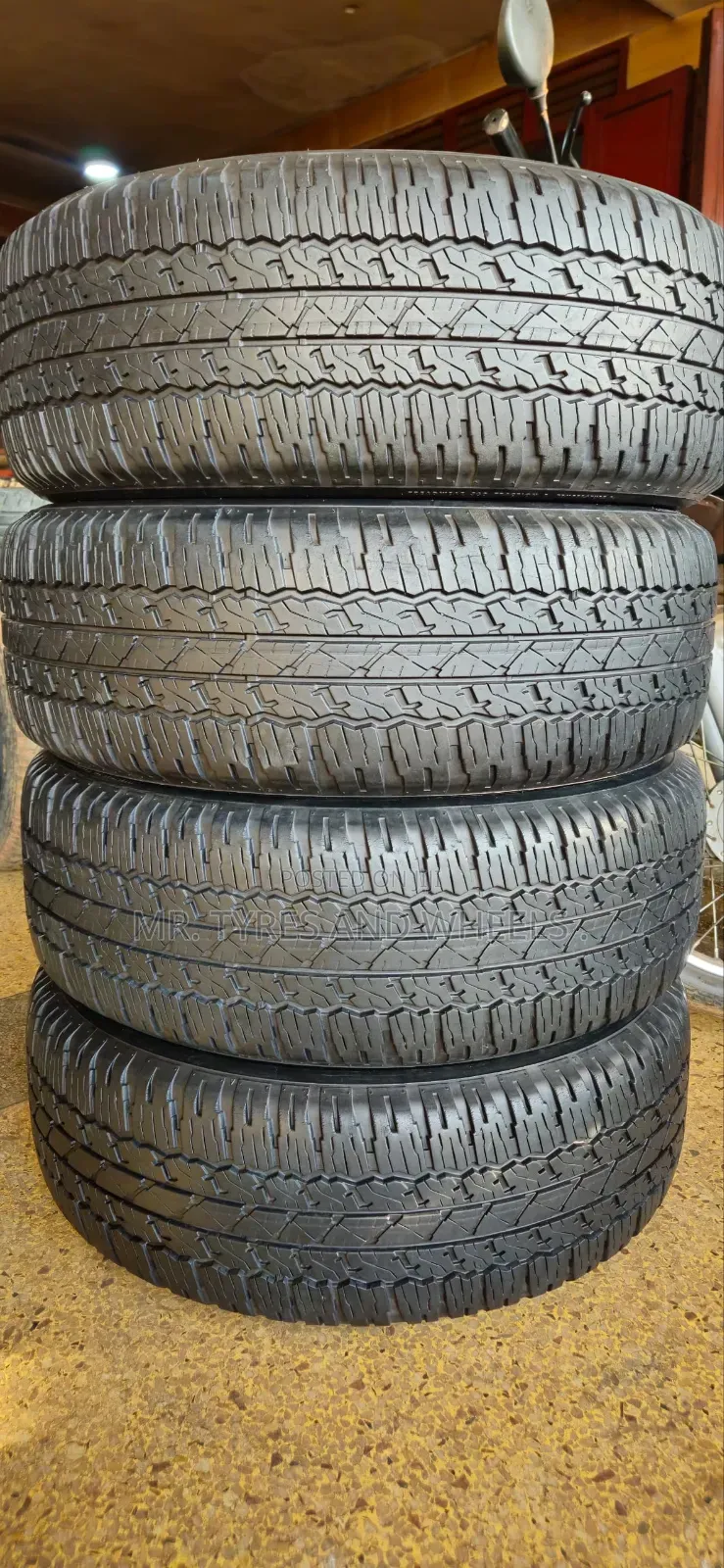 265 65 R17 Dunlop DUELER AT Available at a Cheaper Price Just Order.