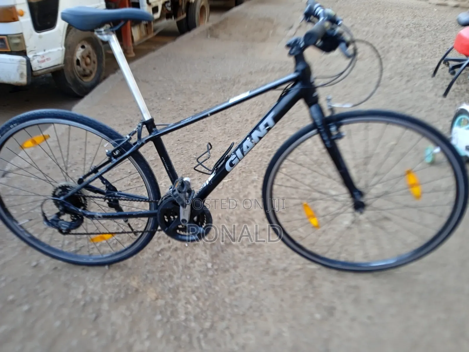 Giant Sports Bike Size 28