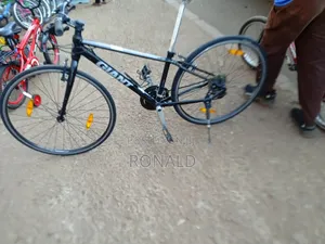 Giant Sports Bike Size 28