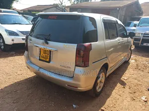 Toyota Raum 1.5 FWD 2006 Gold