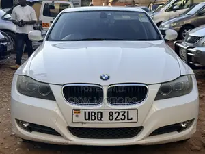 BMW 320i 2010 White