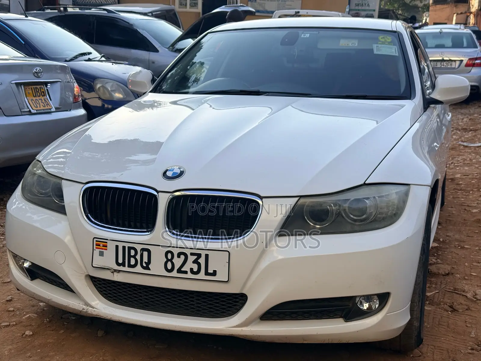 BMW 320i 2010 White