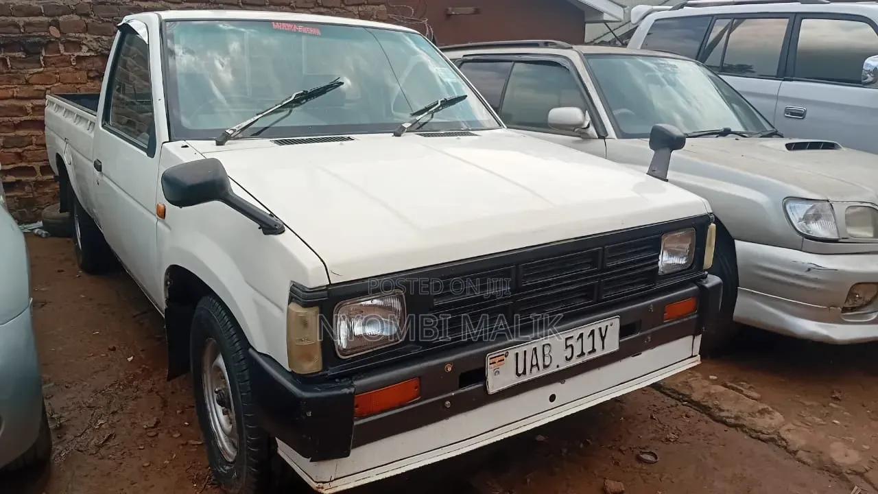 Nissan Pick-Up 1994 White