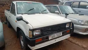 Nissan Pick-Up 1994 White