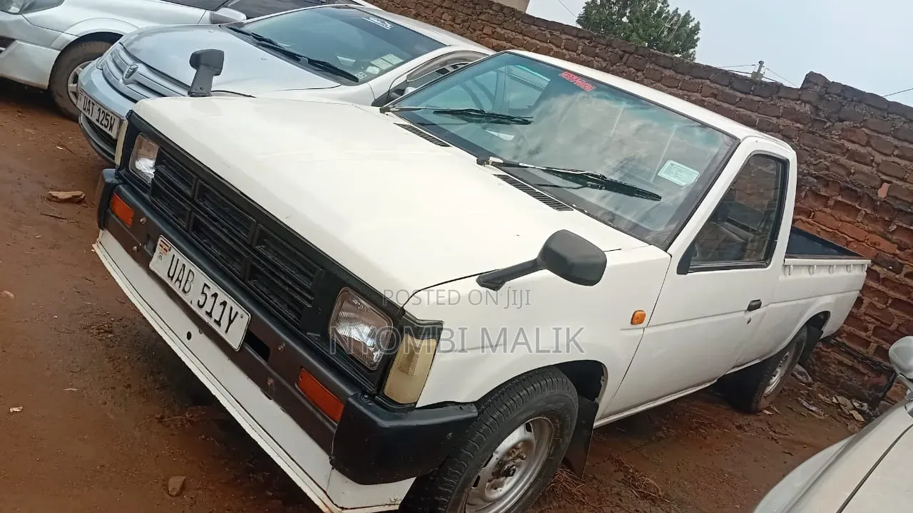 Nissan Pick-Up 1994 White