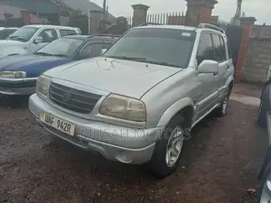 Suzuki Escudo 1996 Silver