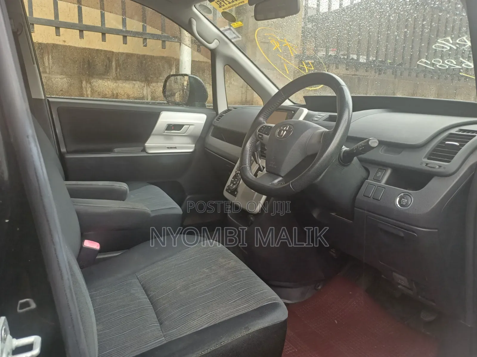 Toyota Voxy 2014 Black
