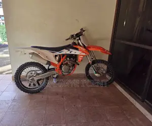 KTM 2022 Red