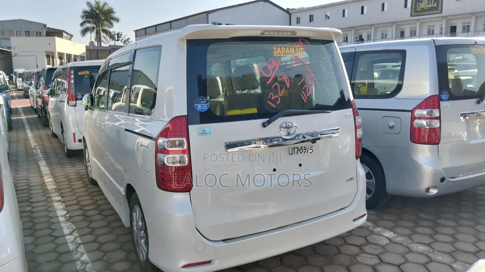 Toyota Noah 2013 White