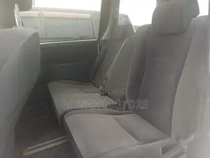 Toyota Noah 2.0 143hp AWD (8 Seater) 2012 White