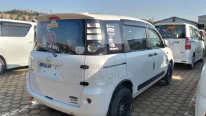 Toyota Sienta 2013 White