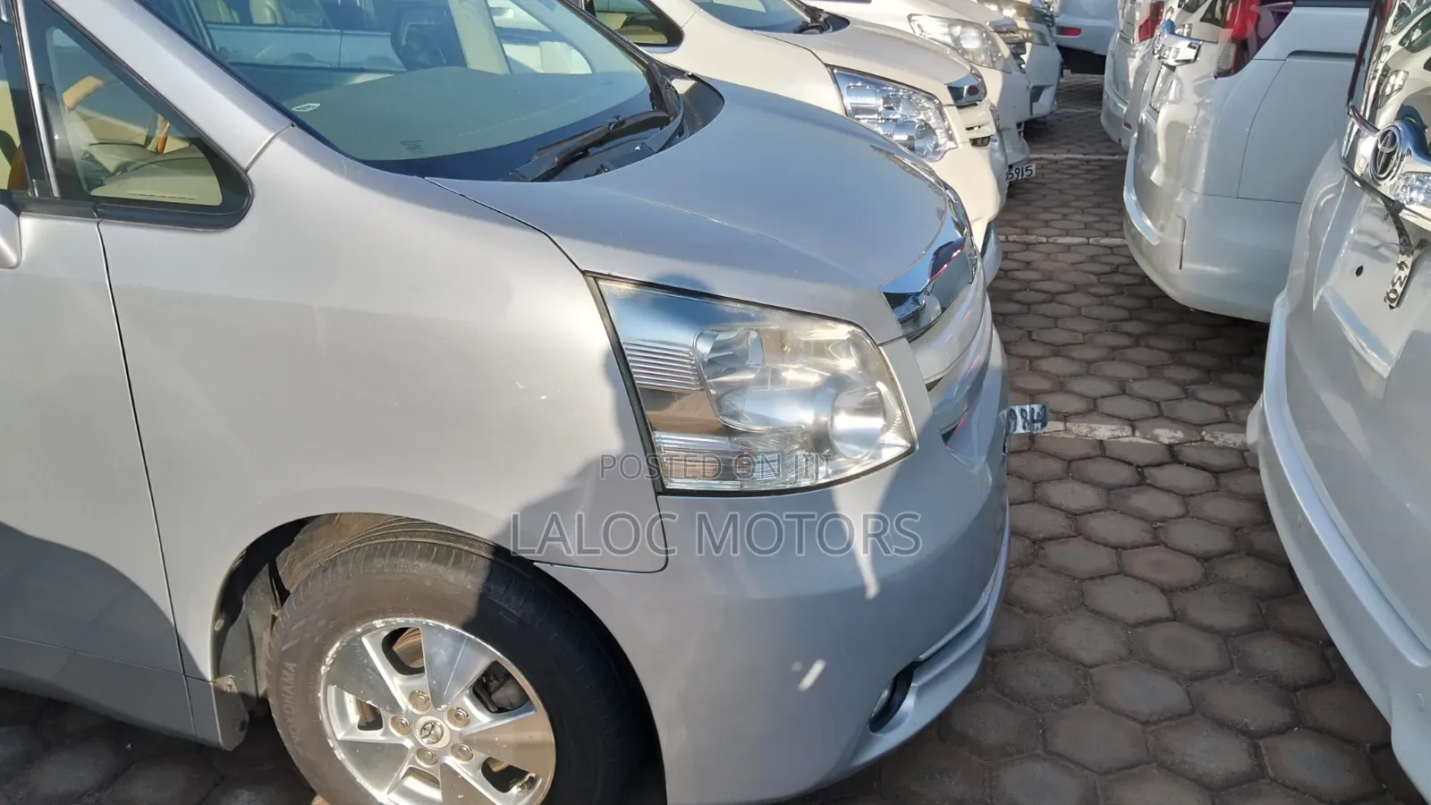 Toyota Noah 2013 Silver