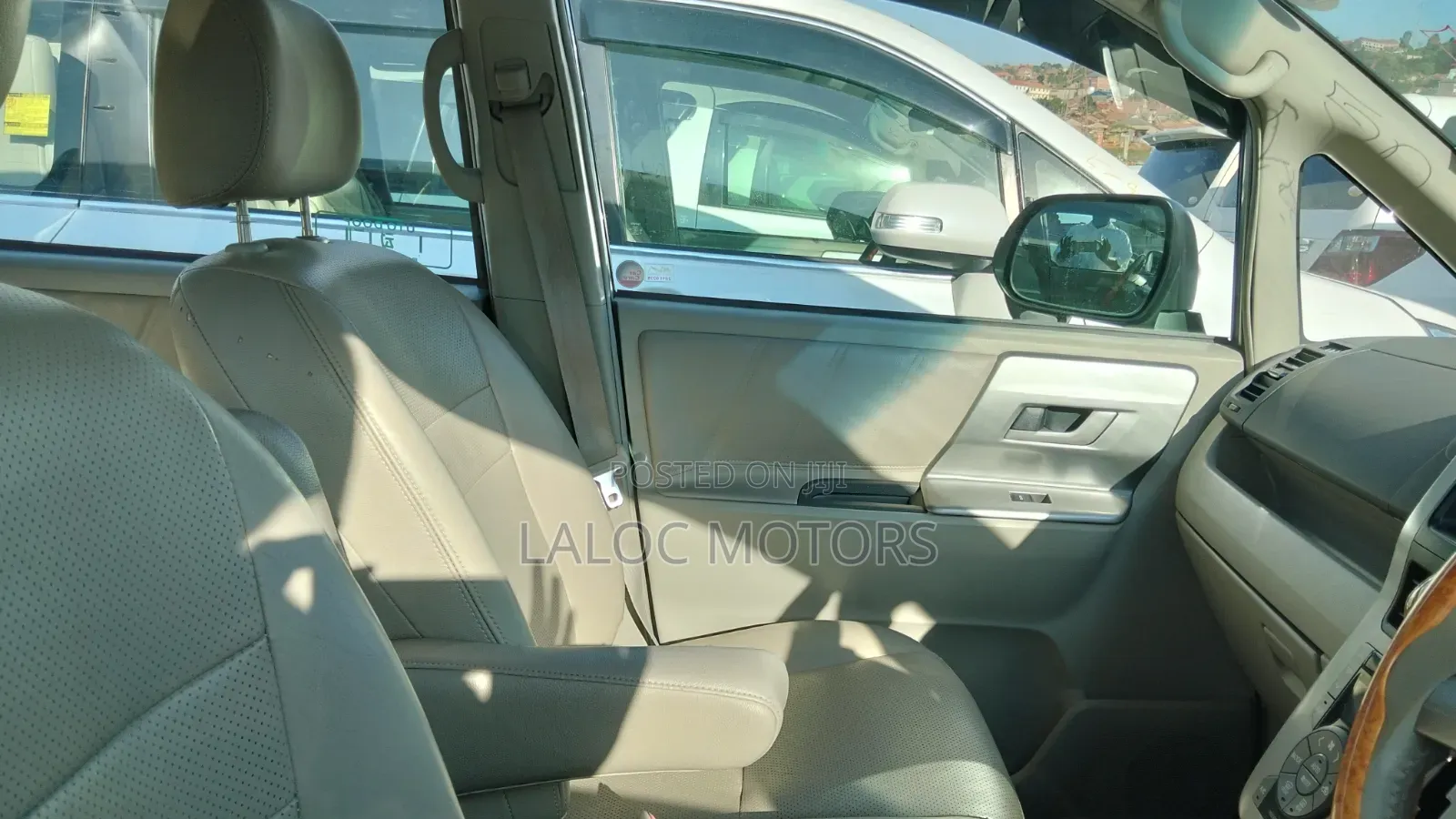 Toyota Noah 2013 Silver