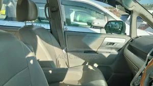 Toyota Noah 2013 Silver