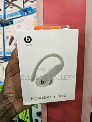 Powerbeats Pro 2 Smokey White
