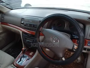 Toyota Mark II 2004 White