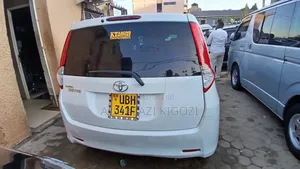 Toyota Passo Sette 2009 White