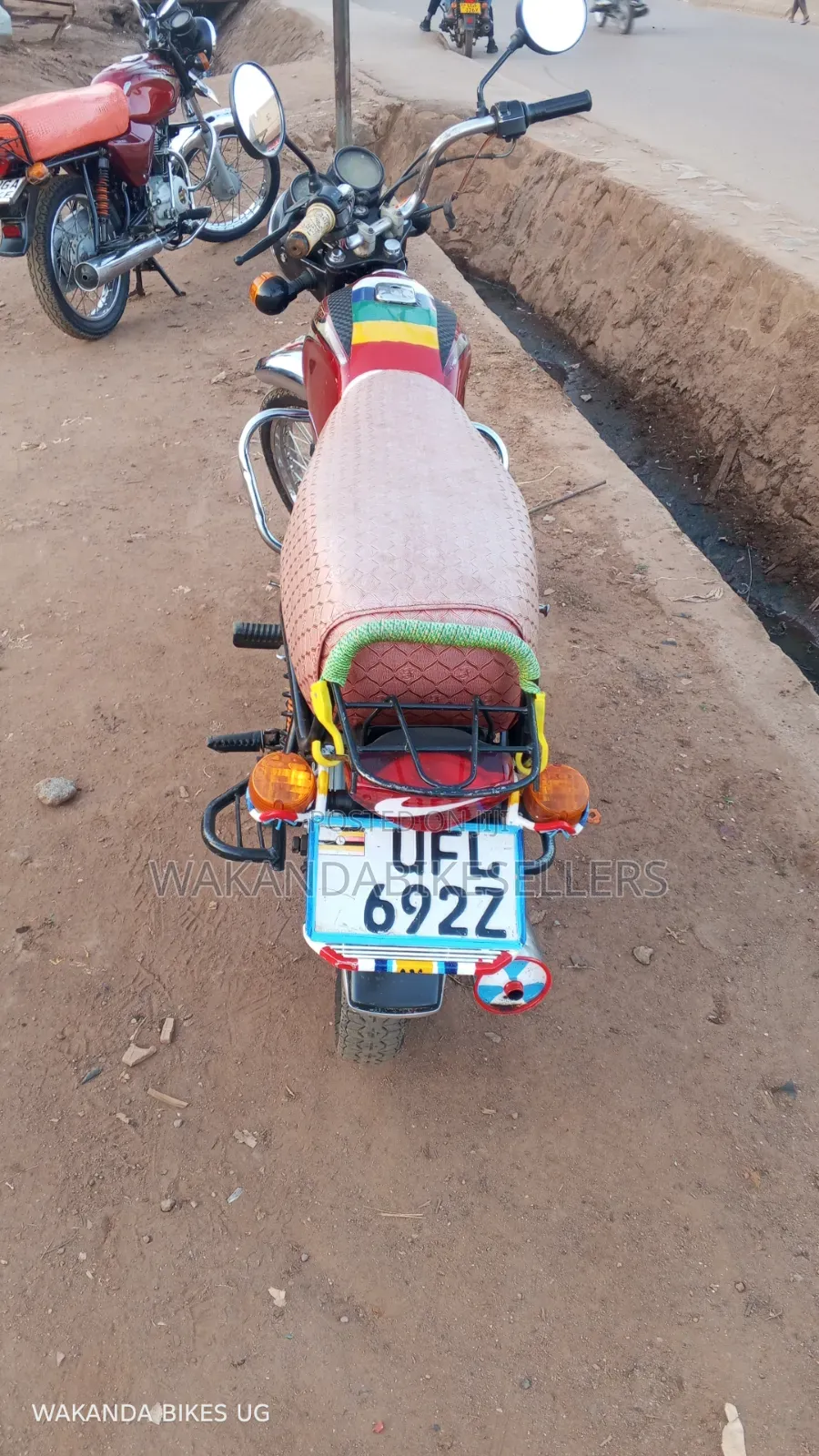 Bajaj Boxer 100 2023 Red