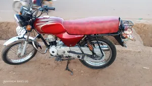 Bajaj Boxer 100 2022 Red