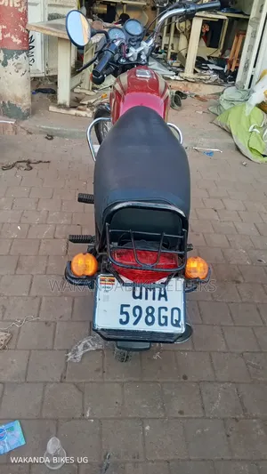 Bajaj Boxer 100 2025 Red