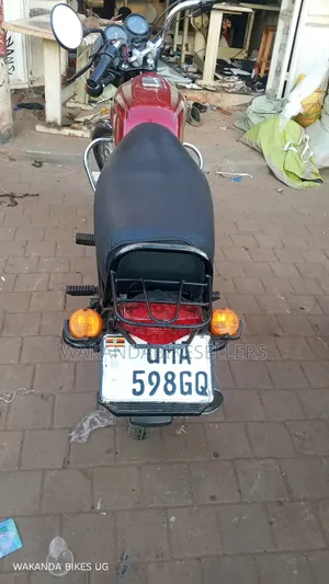 Bajaj Boxer 100 2025 Red