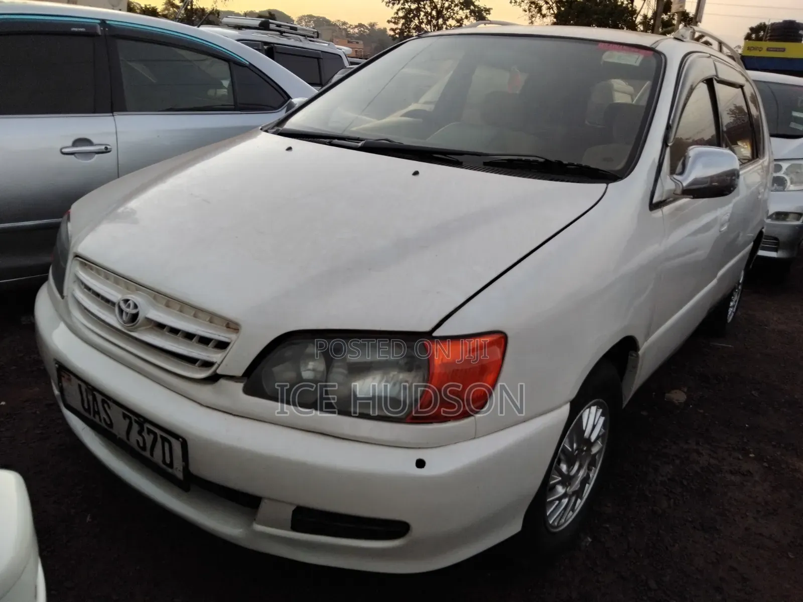 Toyota Ipsum 2000 Pearl