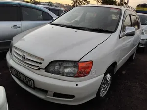 Toyota Ipsum 2000 Pearl