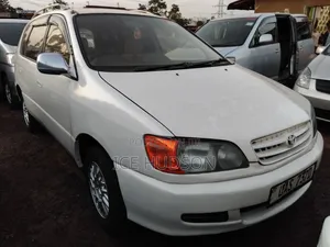 Toyota Ipsum 2000 Pearl