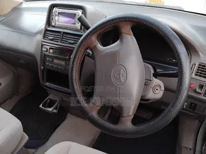 Toyota Ipsum 2000 Pearl