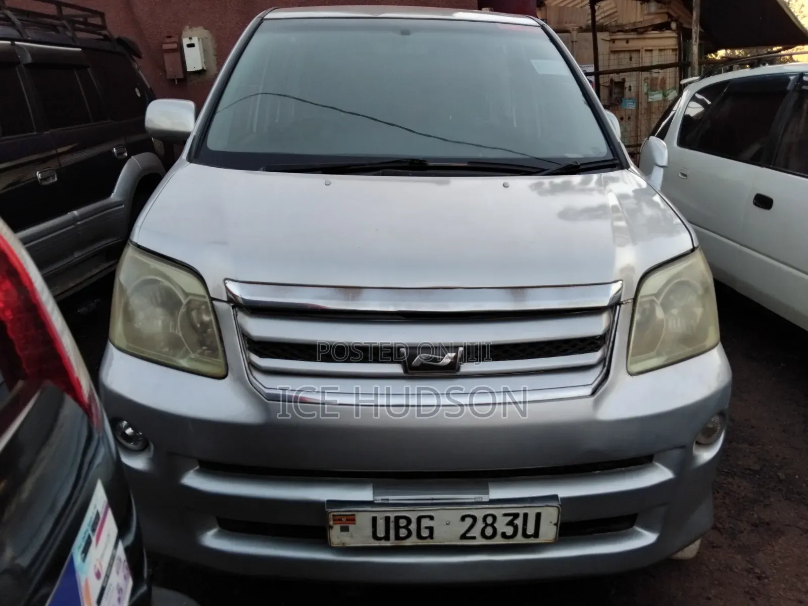 Toyota Noah 2006 Ivory