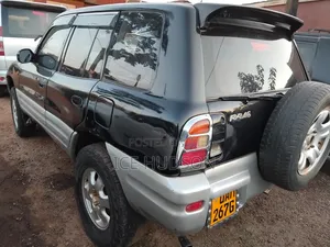 Toyota RAV4 1999 Black