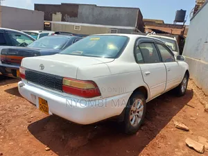Toyota Corolla 1996 White