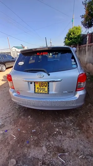 Toyota Corolla Fielder 2010 Silver