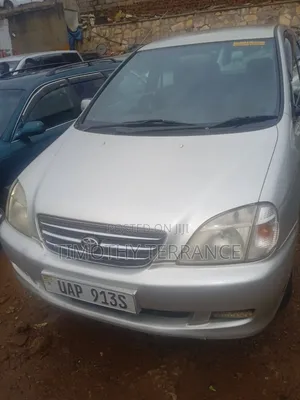 Toyota Nadia 2001 Silver