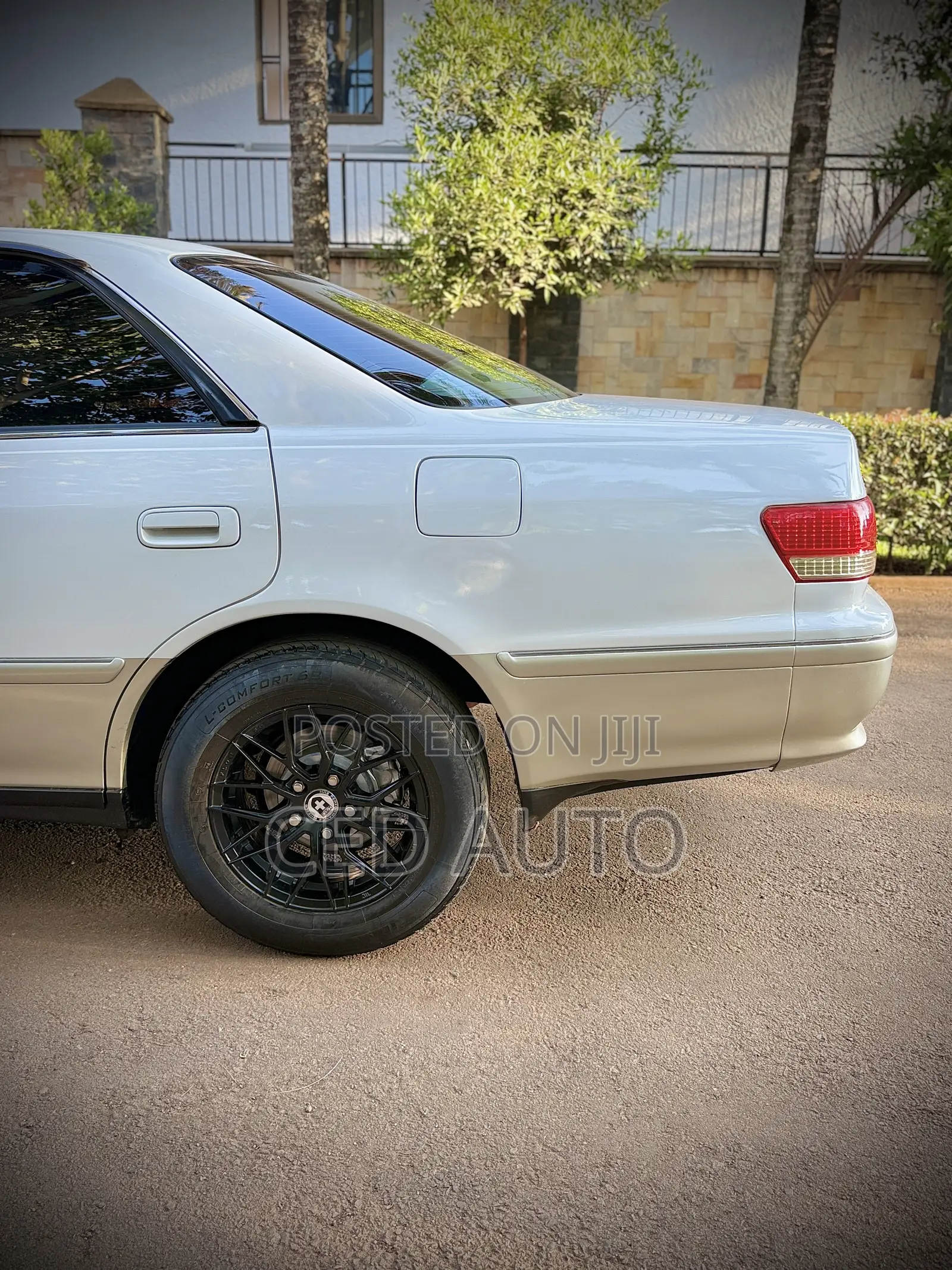 Toyota Mark II 1999 White