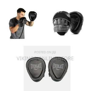 Pair of Black Everlast Powerlock Focus Mitts