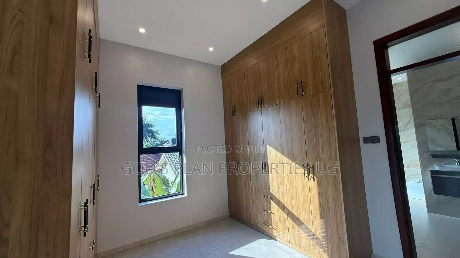 5bdrm Duplex in Nakawa Estate, Central Division for rent