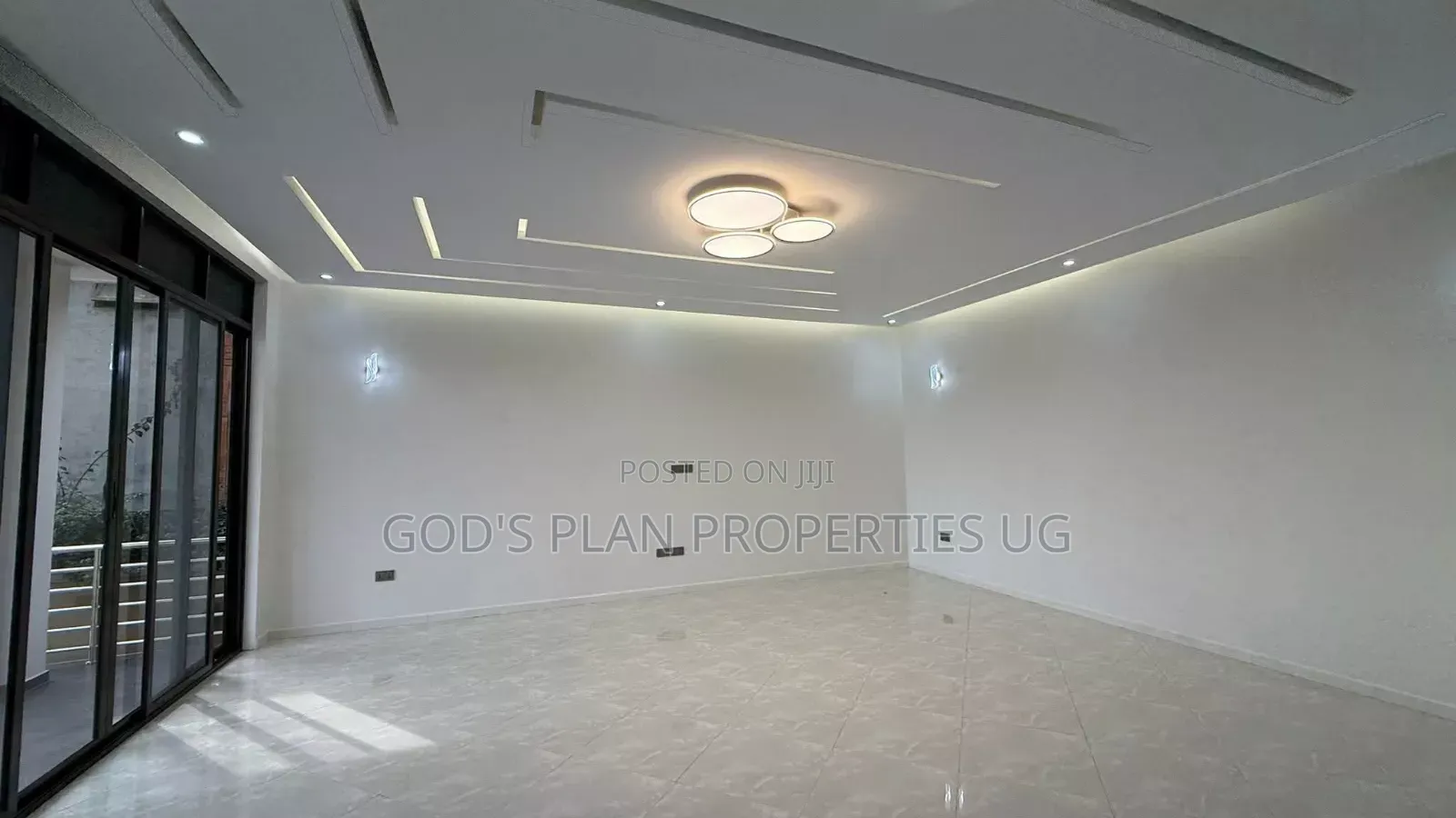 5bdrm Duplex in Nakawa Estate, Central Division for rent