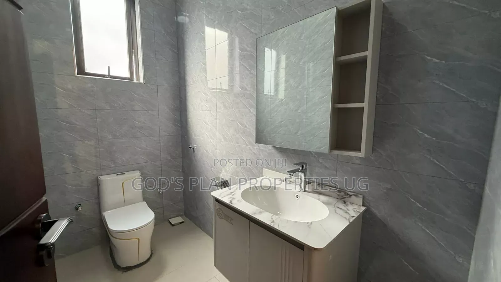 5bdrm Duplex in Nakawa Estate, Central Division for rent