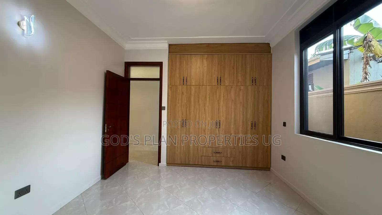 5bdrm Duplex in Nakawa Estate, Central Division for rent