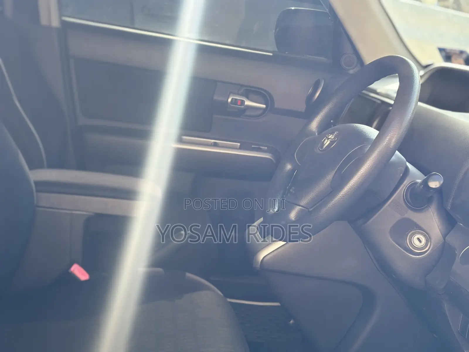 Toyota Corolla Rumion Hatchback 1.5 FWD 2011 Black