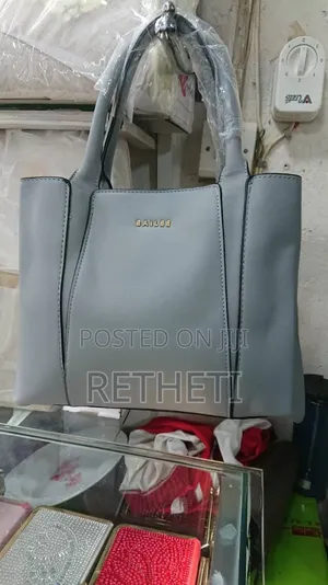 Bailee Medium-Sized Structured Handbag and Wallet Set