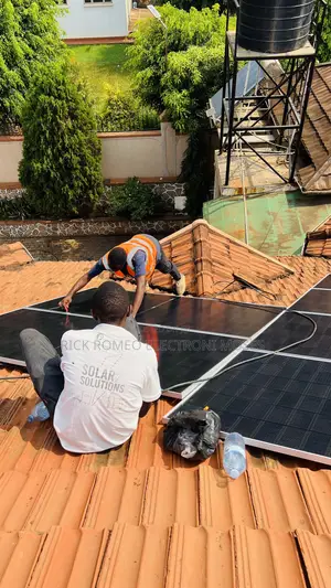 15kwh  Battery +8kva Hybrid Inverter +620w Solar Panels Full System